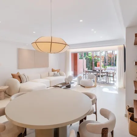 Luxury 4-bedroom Puente Golden Mile * Marbella