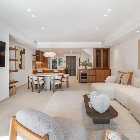 Luxury 4-bedroom Puente Golden Mile Villa Marbella