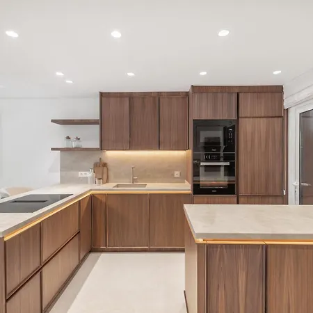Luxury 4-bedroom Puente Golden Mile Villa Marbella