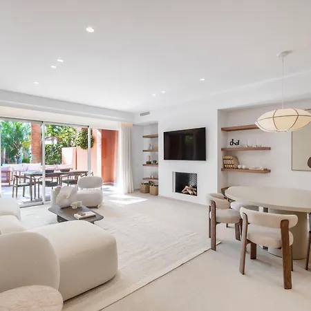 Villa Luxury 4-bedroom Puente Golden Mile *