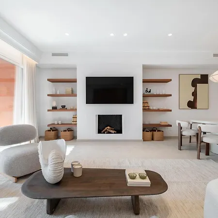 Luxury 4-bedroom Puente Golden Mile Villa Marbella