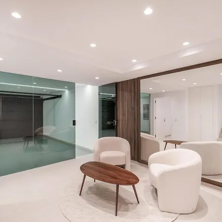 Luxury 4-bedroom Puente Golden Mile Villa Marbella