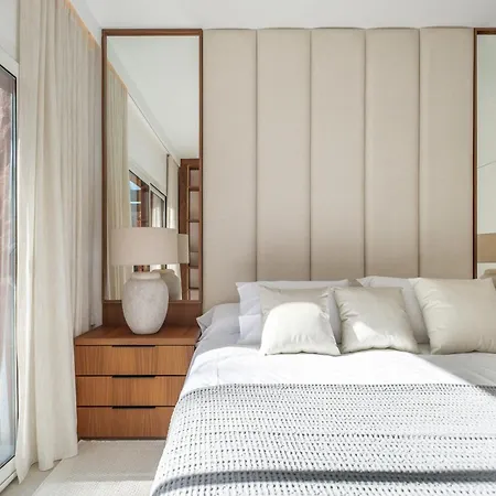 Luxury 4-bedroom Puente Golden Mile Villa