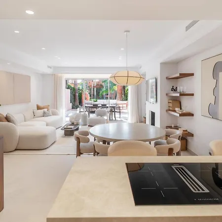 Villa Luxury 4-bedroom Puente Golden Mile