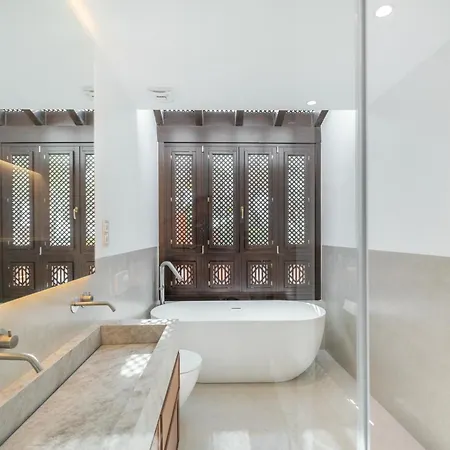 Luxury 4-bedroom Puente Golden Mile